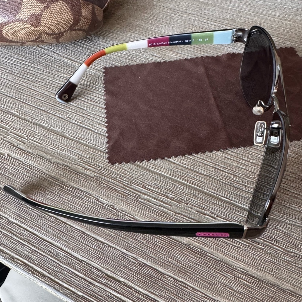 COACH Women's Brown Signature Aviator Sunglasses with Case & cloth - Picture 6 of 7